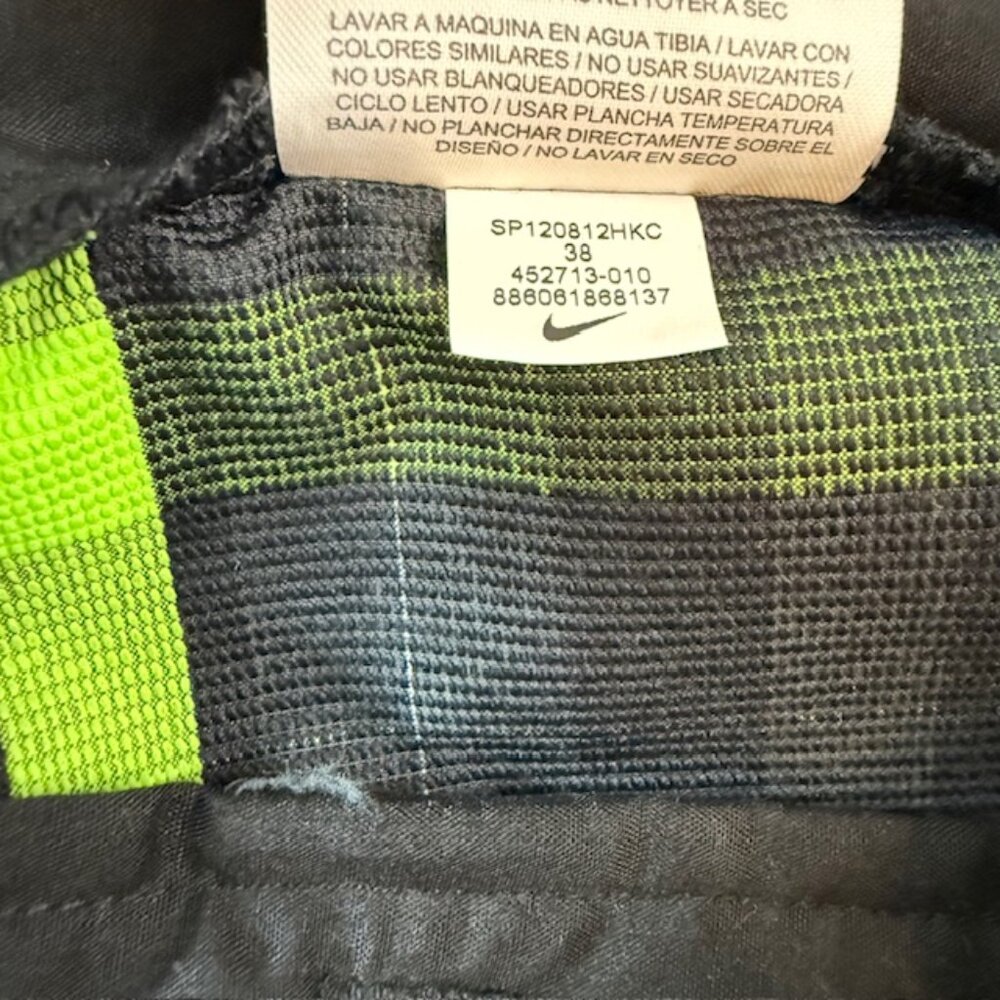 Nike Men's Golf Flat Front Shorts Black Green Plaid Size 38 - Picture 10 of 10